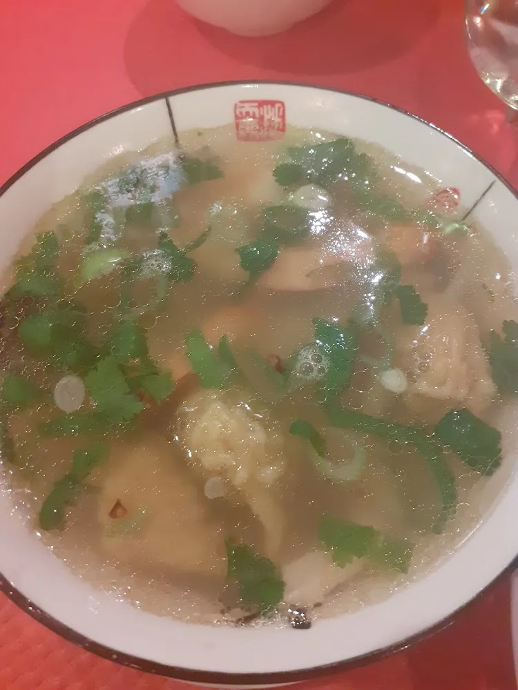 Potage de Raviolis Chinois Aux Crevettes